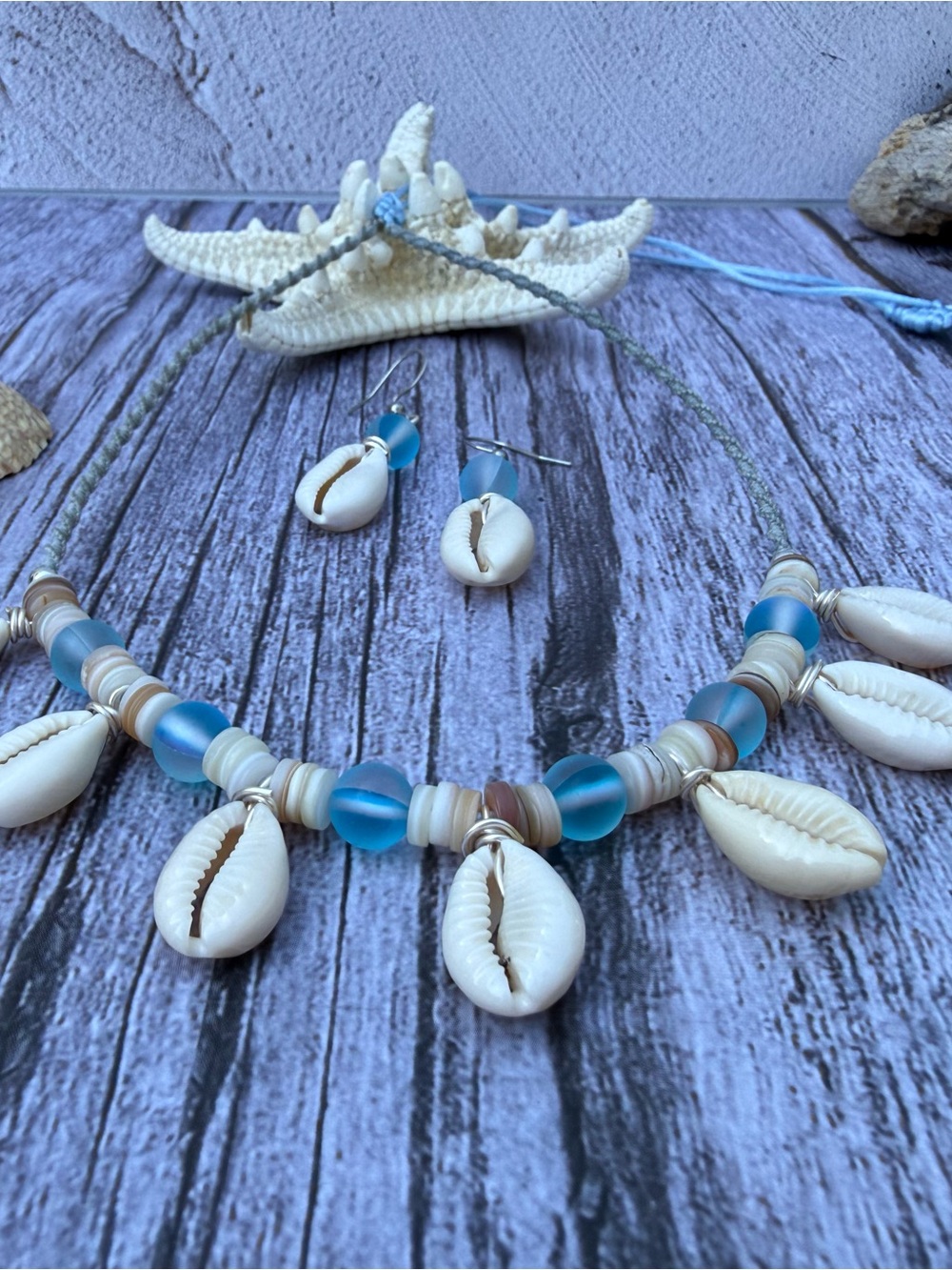 Handmade Blue & White Shell Necklace by - Picture 3 of 4